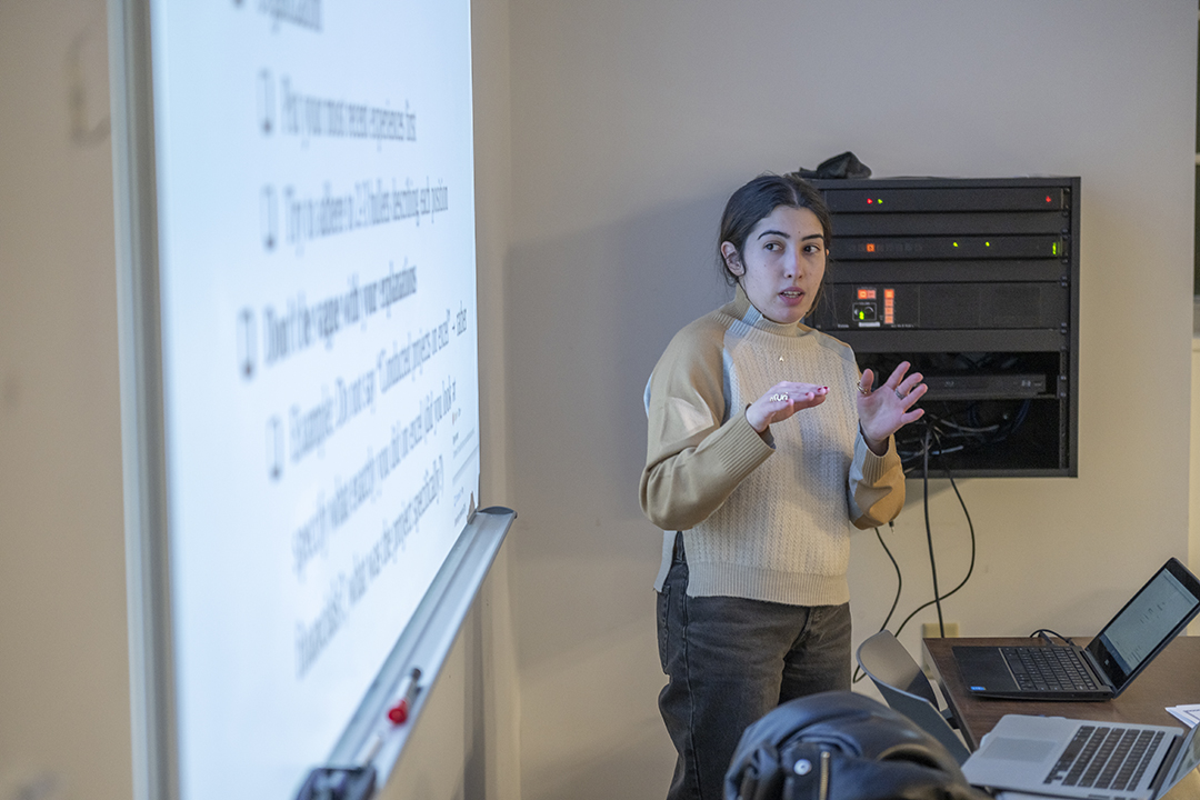 Armina Emami leading a resume-writing workshop