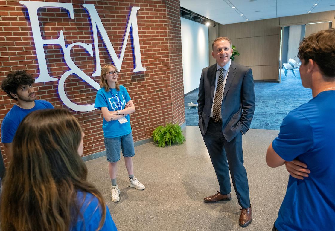 President Andy Rich with F&M student tour guides