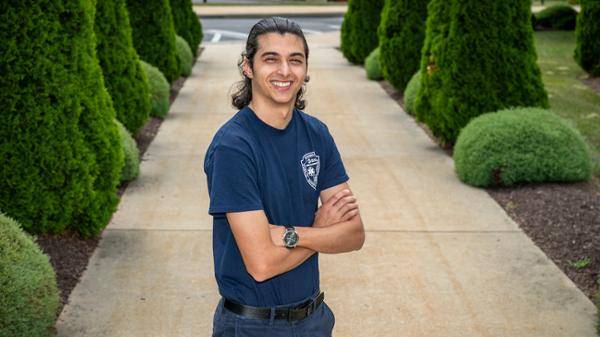 Faisal Niazi ’27 EMT internship