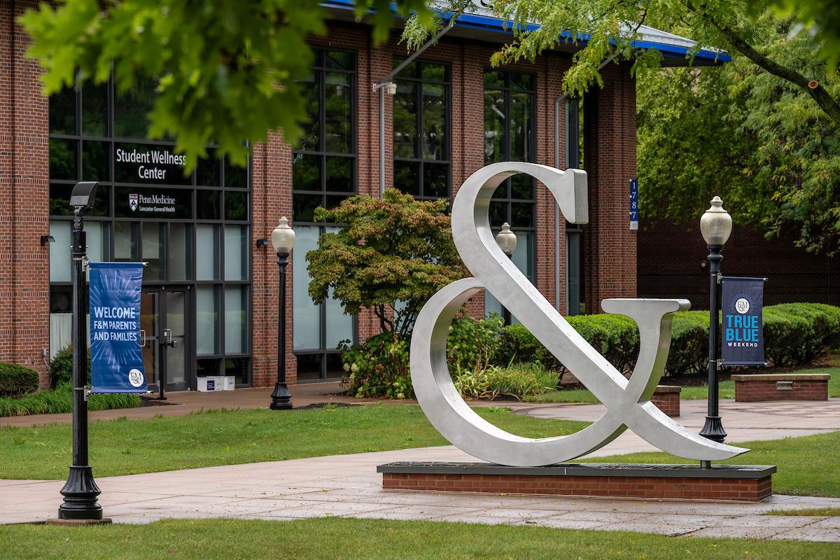 Ampersand statue