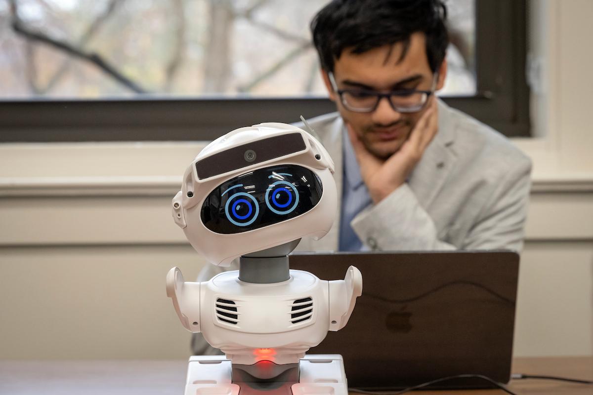 F&M computer science students code robots