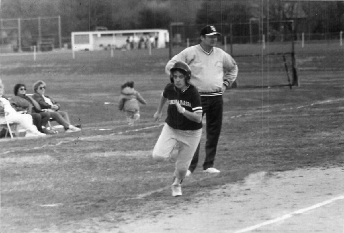 Dina Henry softball student image