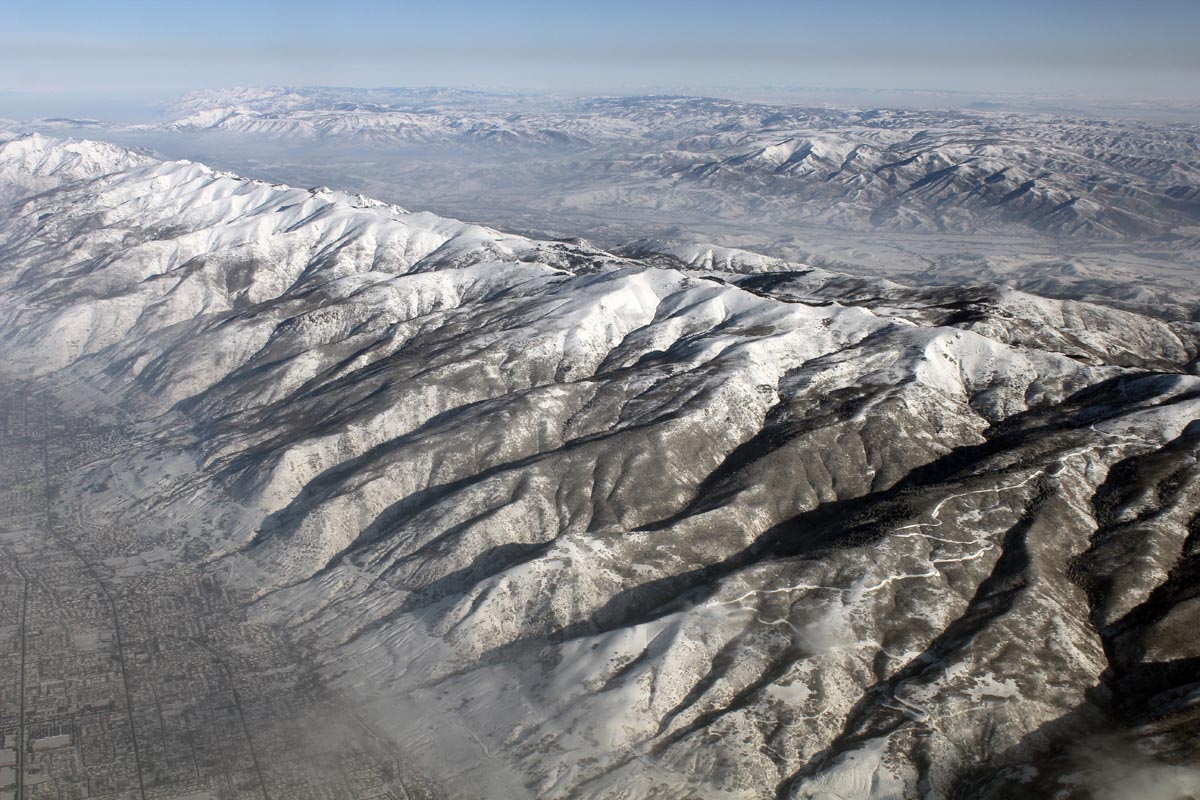Fault-bounded mountain front, Utah (credit geologypics.com)
