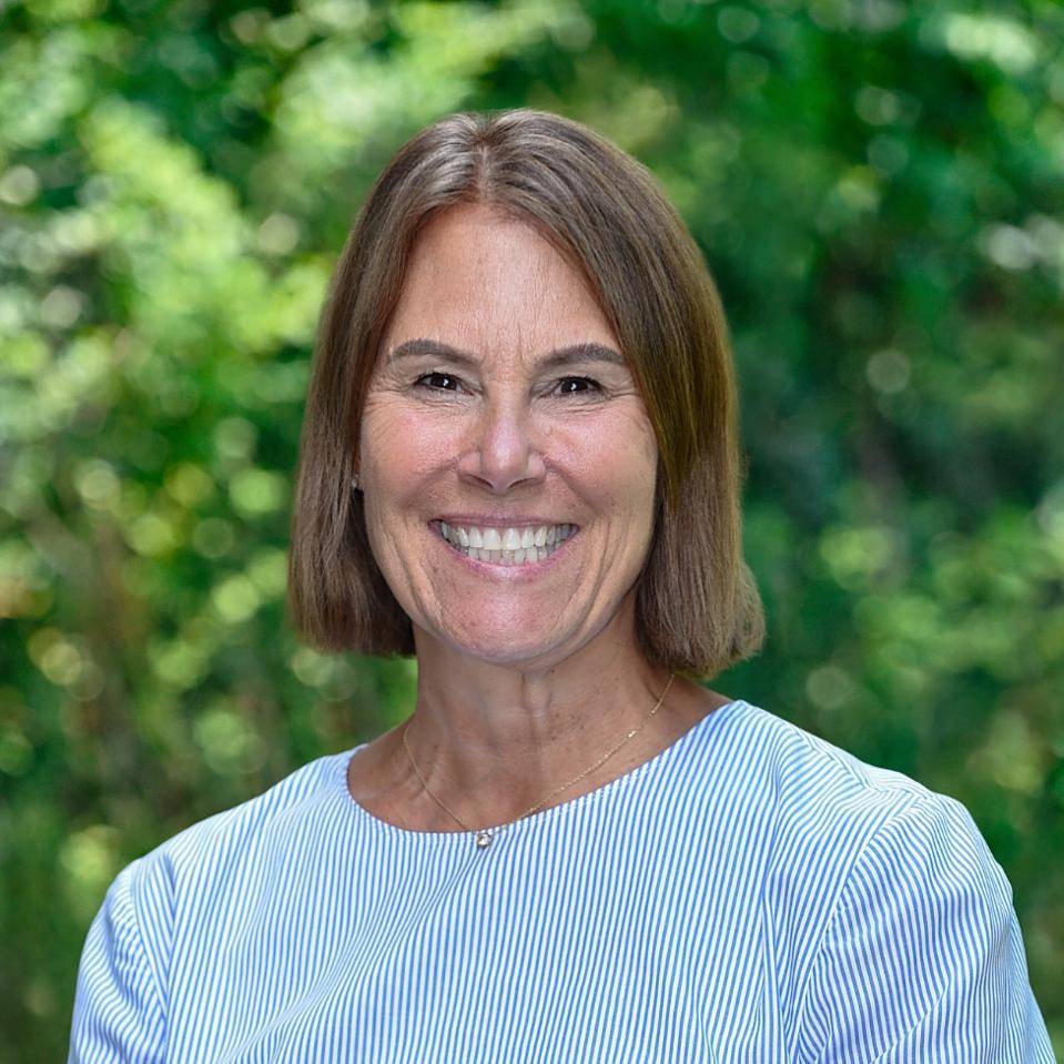 Jennifer Galambos ’88