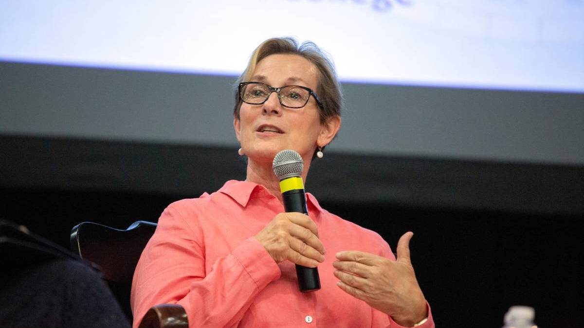 Cynthia L. Krom