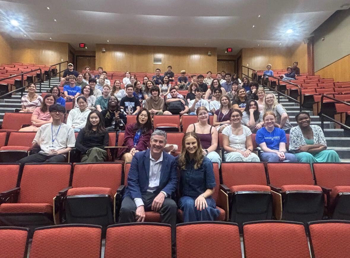 Lynn Greenberg ’14 with students