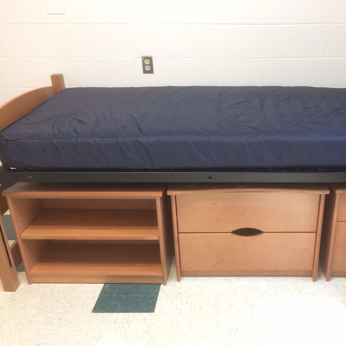 A typical bed in North Benjamin Franklin Hall.