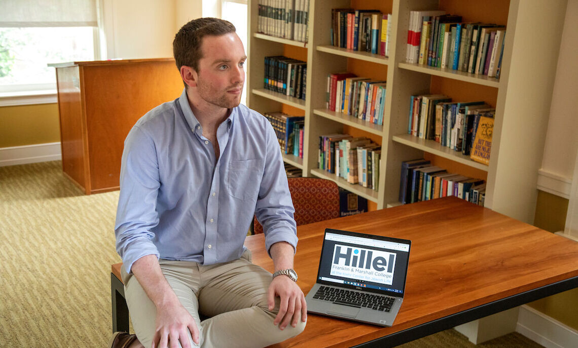 As the Klehr Center for Jewish Life’s first civic engagement intern, James Overstreet helped more than 50 students register as first-time voters through MitzVote, a nonpartisan program of Hillel International.