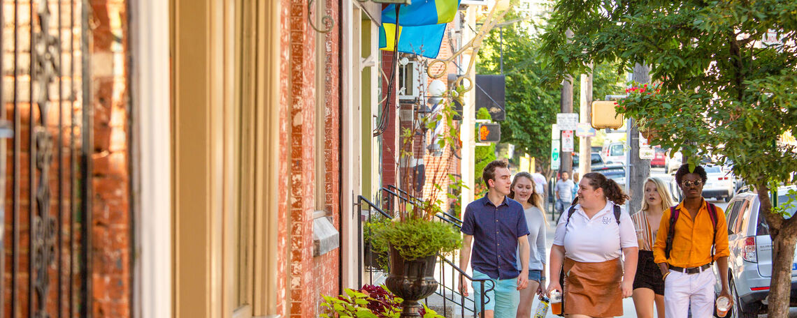 F&M students explore downtown Lancaster.