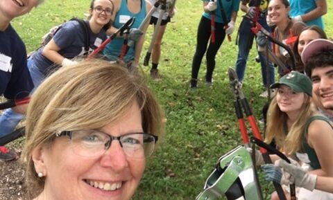 F&M students and staff work alongside Lancaster Conservancy volunteers to help maintain a pollinator habitat at Kellys Run Trail in Holtwood, PA.