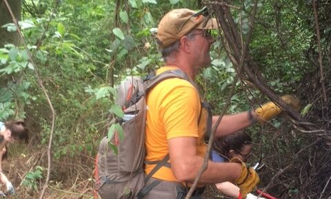 F&M students and staff work alongside Lancaster Conservancy volunteers to help maintain a pollinator habitat at Kellys Run Trail in Holtwood, PA.